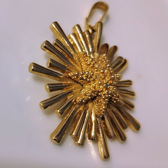 Vintage Monet Starfish Atomic Star Sun Starburst Pendant MCM Vintage Jewelry - Picture 4 of 6